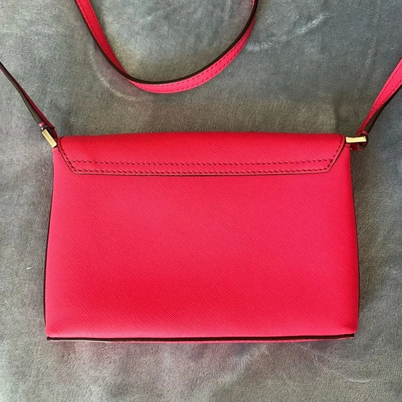 Kate Spade pink saffiano leather crossbody bag with turn lock NWOT - Picture 4 of 14